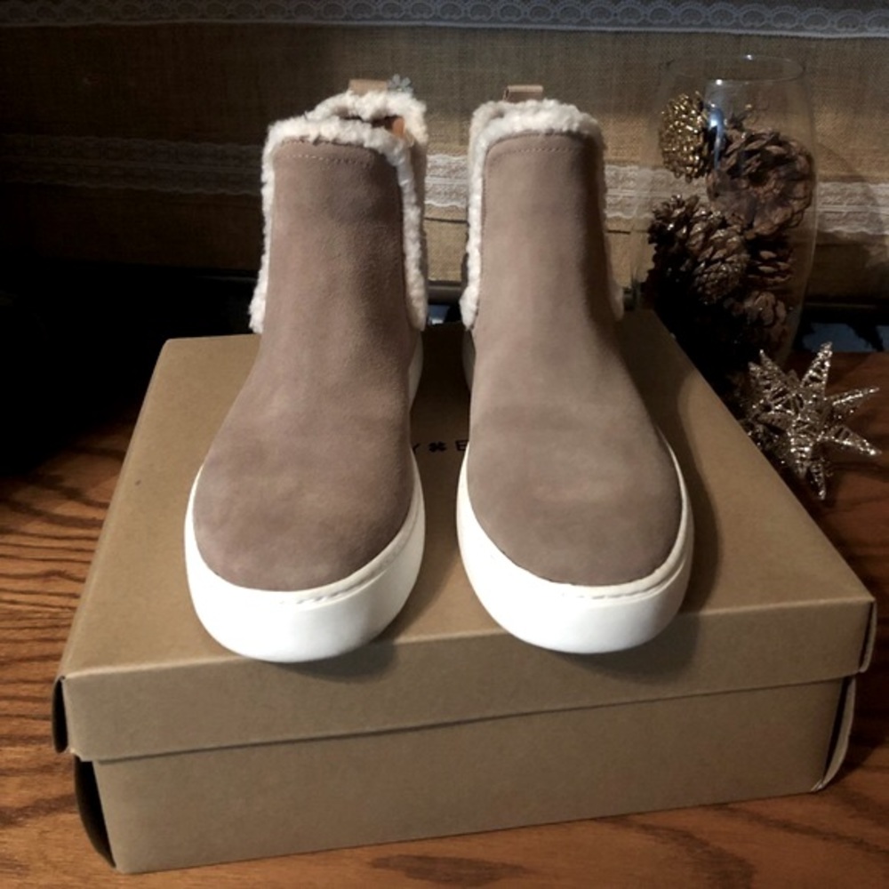 LUCKY BRAND KICHAI COZY CHELSEA BOOT